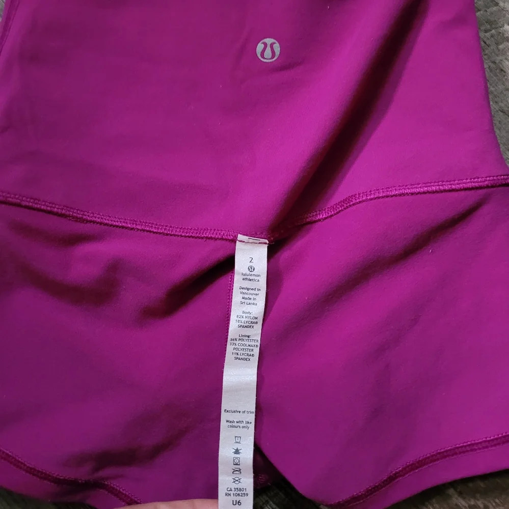 lululemon yoga shorts - Picture 3 of 3